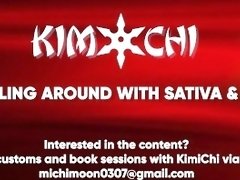 Female Wrestling - Rolling Around with Sativa & Kimichi