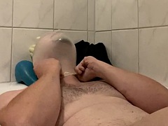 BHDL in - breath play in the bath - fun with latex gloves after shaving